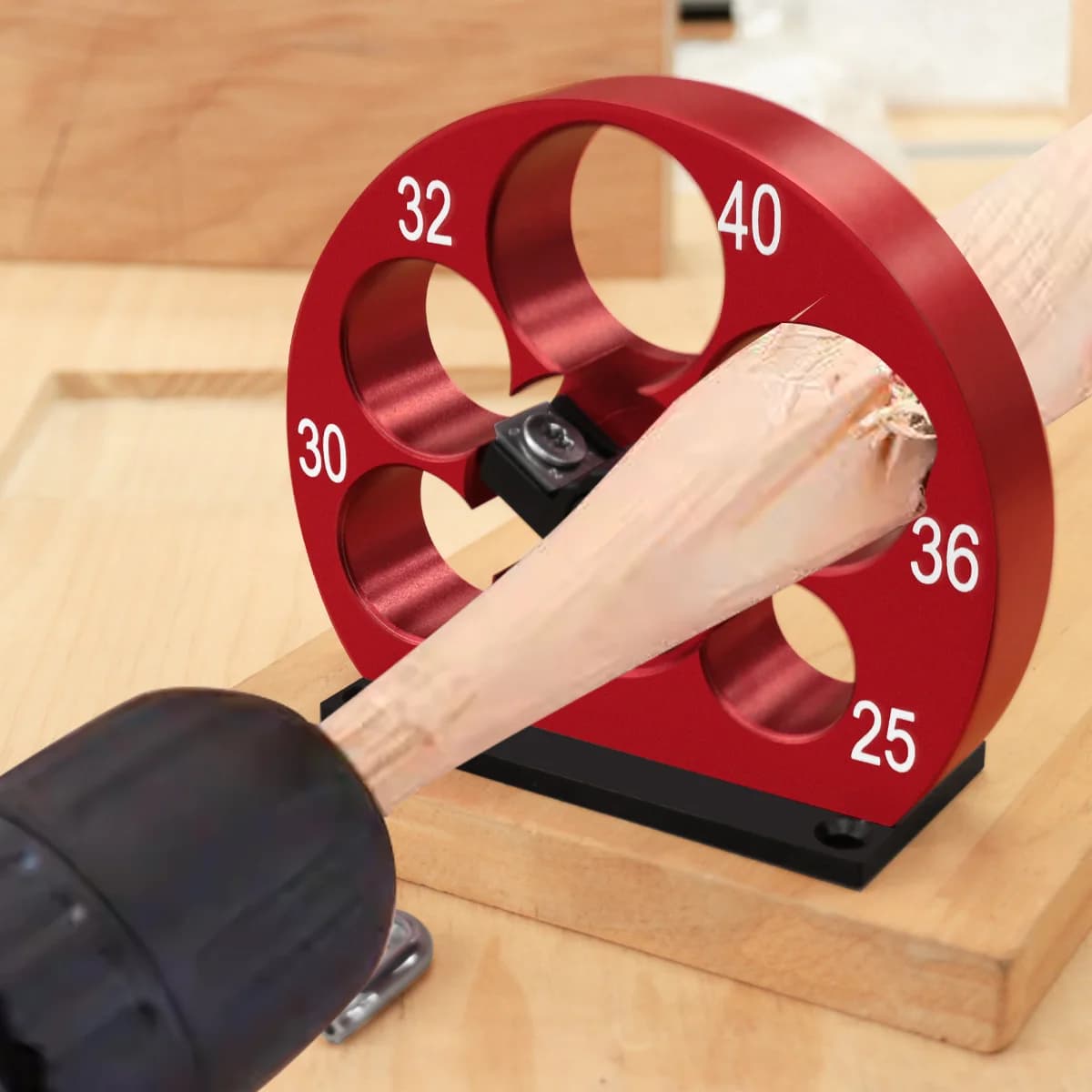 Justerbart trädjigg för 5-håls rundstänger 25-40mm