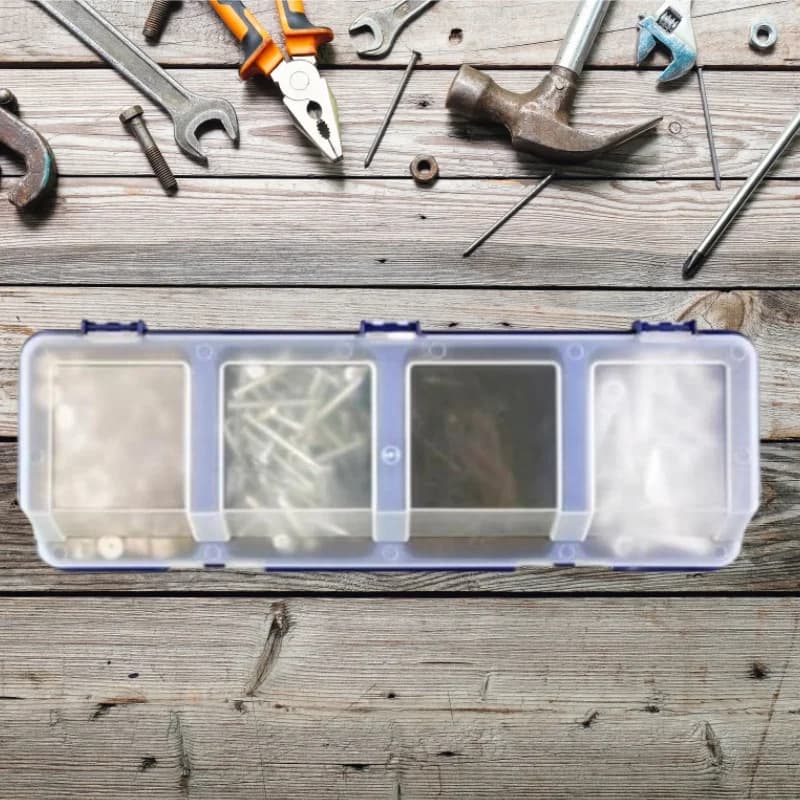 Plastikbox för förvaring av beslag med fasat lock